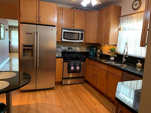 2nd image of 2809 N 76th Ct