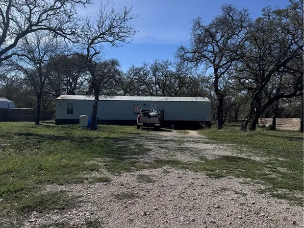 820 County Road 429, Stockdale, TX 78160