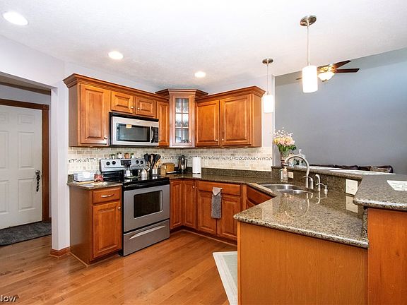 2nd image of 3434 York Rd