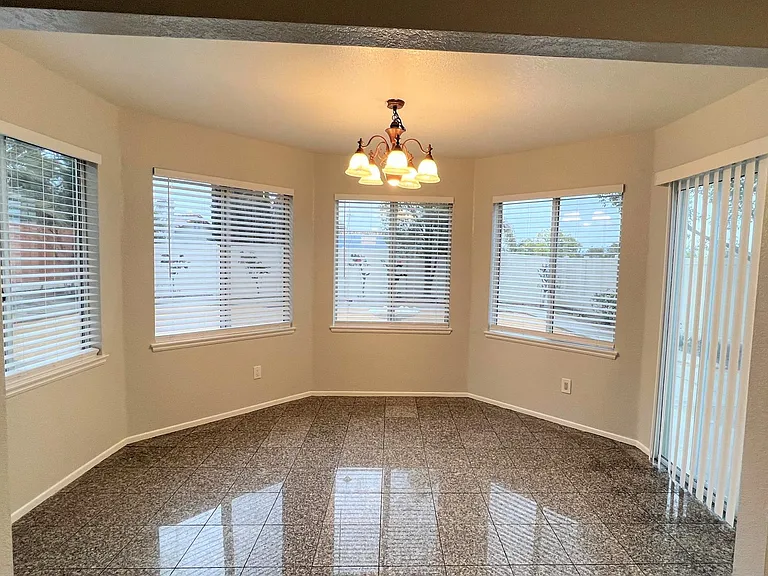 8558 Sandhill Dr — Photo 10