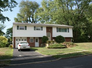 10 Nottingham Dr, East Brunswick, NJ 08816