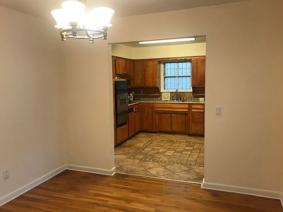 5th image of 25-70 36th St #2R