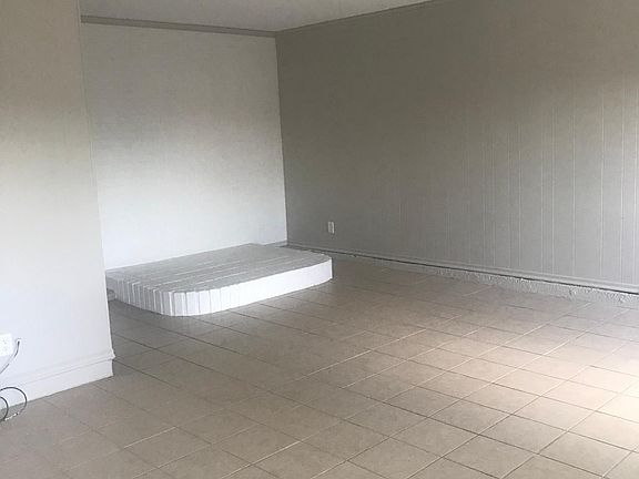 3rd image of 3317 Harvard Dr