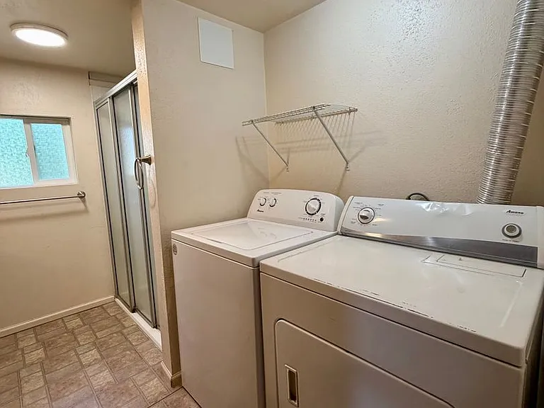 1645 Old Pioneer Way — Photo 13