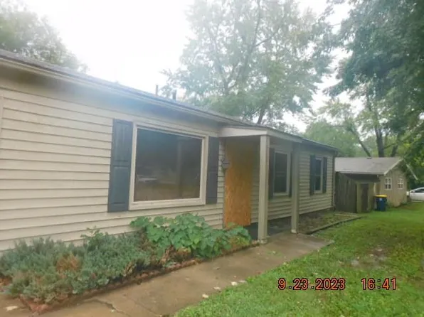 8606 E 93rd St, Kansas City, MO 64138
