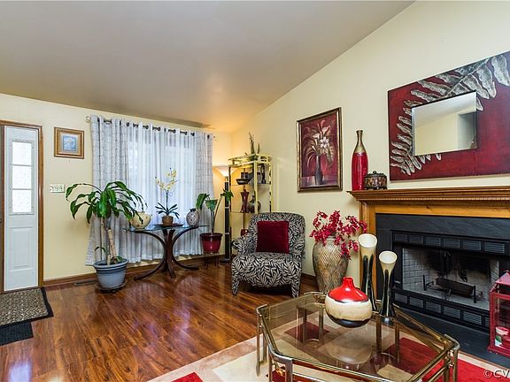 5th image of 6897 N Hearthside Dr