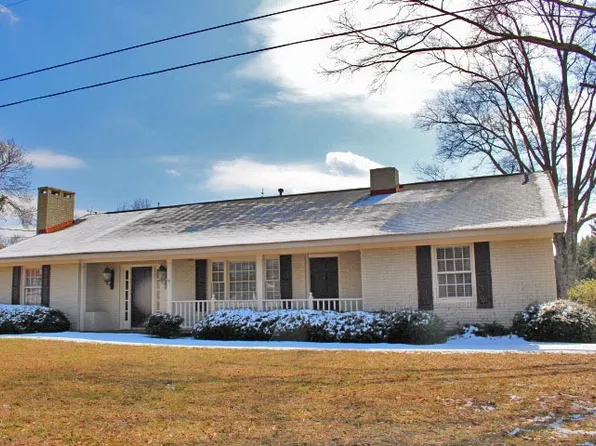 1916 Bass Lake Rd, Fuquay Varina, NC 27526