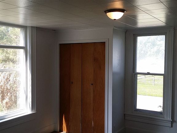 3rd image of 1138 Bower St