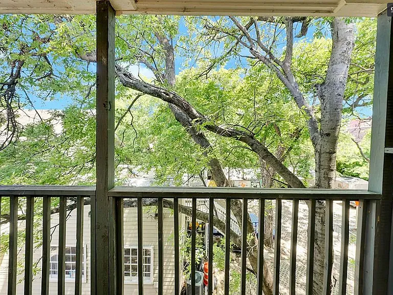 1010 W 23rd St #12 — Photo 9