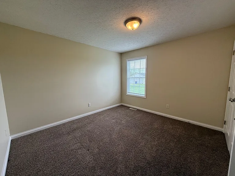 345 Kelly Rd — Photo 5