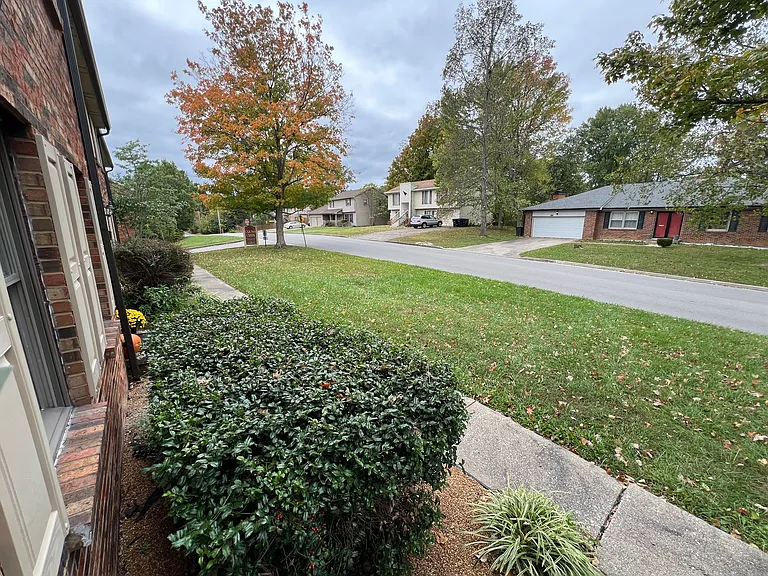 429 Westwood Dr #4 — Photo 2