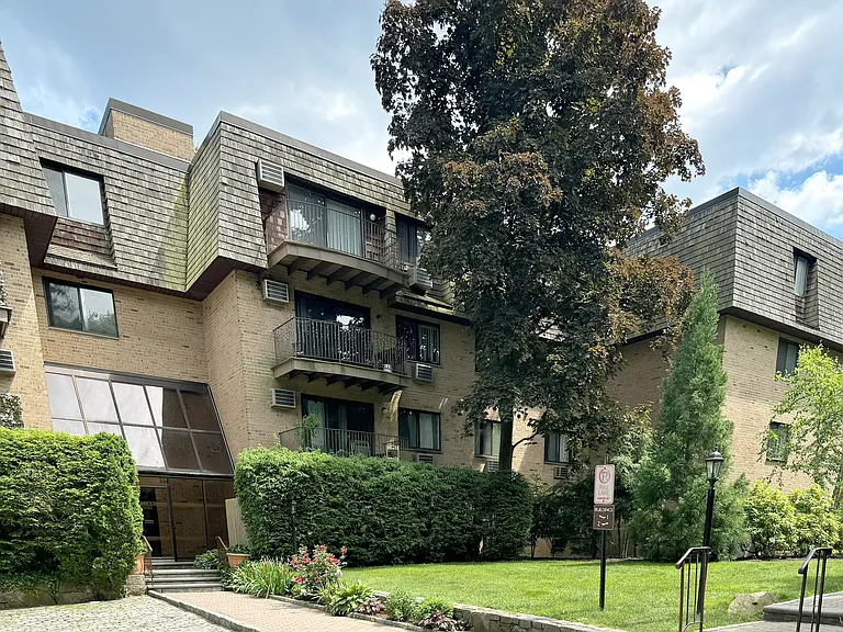500 Central Park Ave #117 — Photo 10