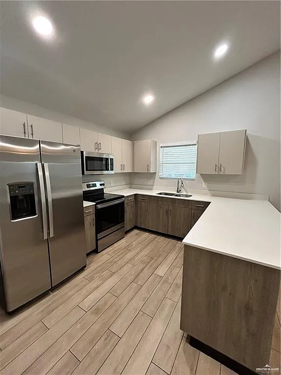 3 bed, 2.0 bath, 1170 sqft, $1,350 — Photo 4