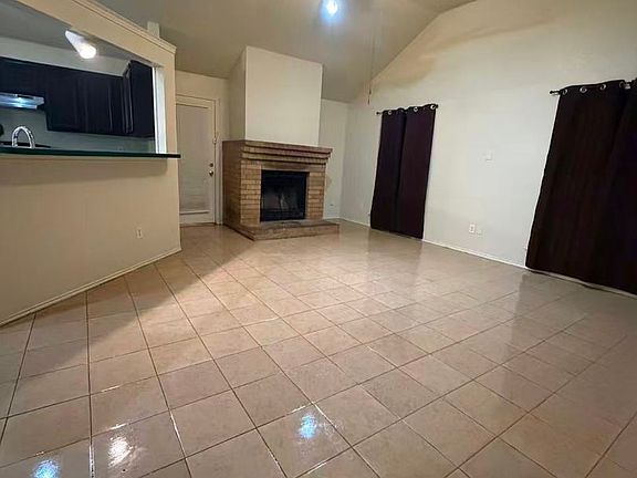 3rd image of 1607 Windmill Ln