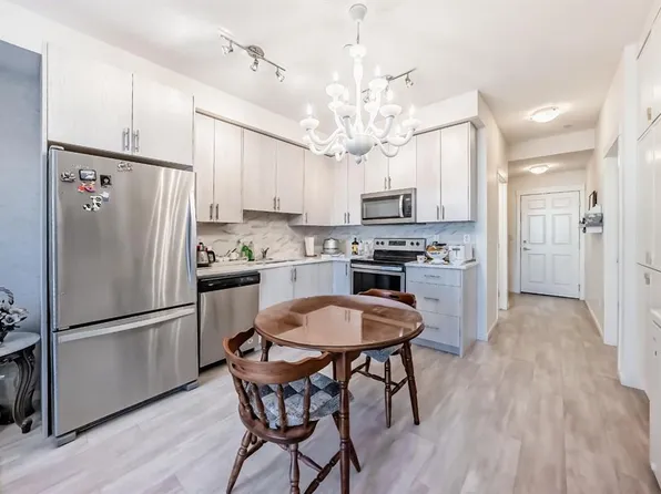 298 NE Sage Meadows Park NW #1118, Calgary, AB T3P 1P5