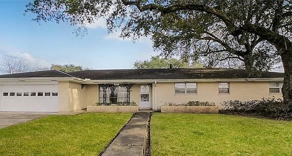 2nd image of 858 Marino Dr