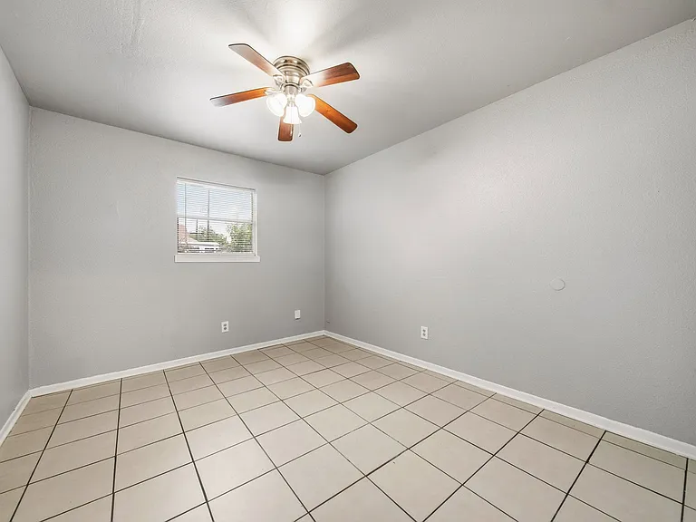 6116 Octavia St — Photo 9
