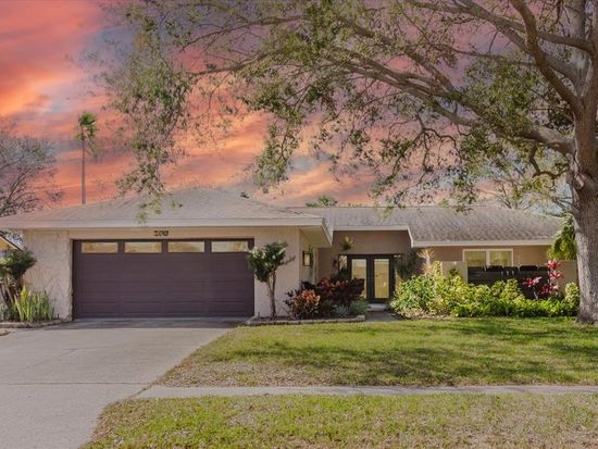 3140 Carlos Dr, Dunedin, FL 34698