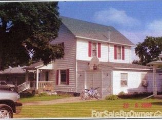 403 E Market St, Tampico, IL 61283