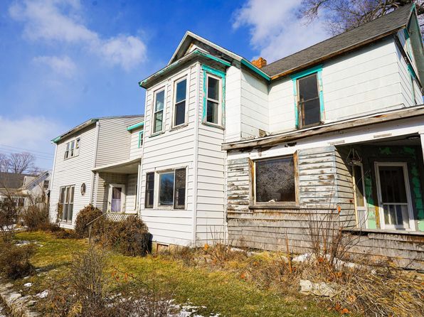 901 N High St, Hartford City, IN 47348