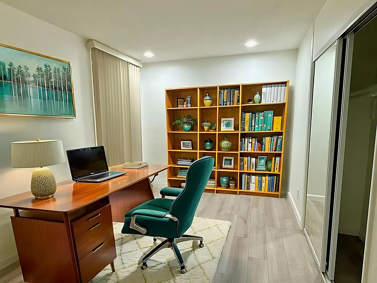 1617 N Poinsettia Place — Photo 54