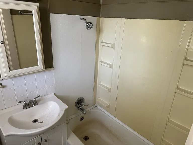 1018 Clifton St #2 — Photo 6