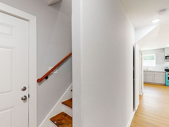 3rd image of 339 Connecticut St