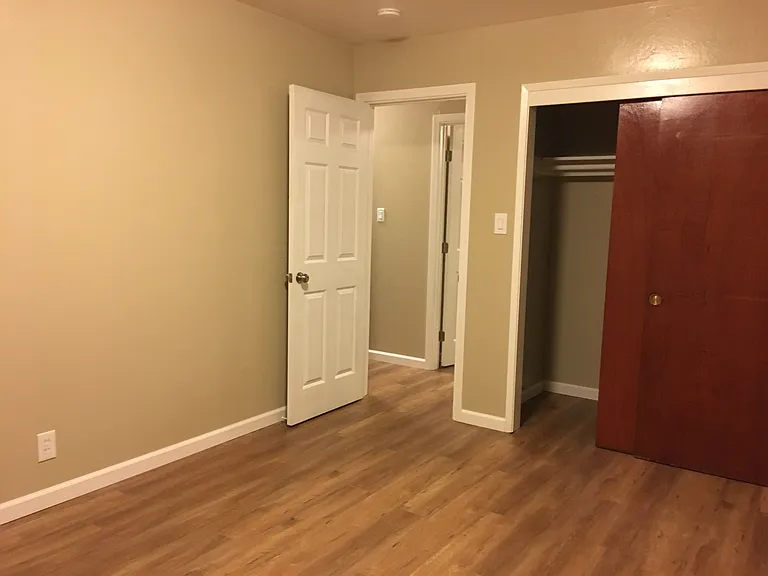 755 E Duane Ave #H — Photo 16