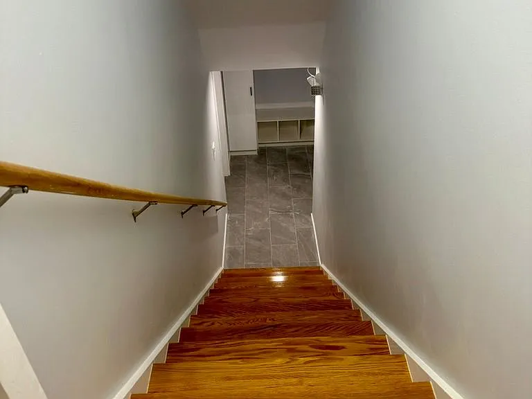 1458 Wright Cres — Photo 6