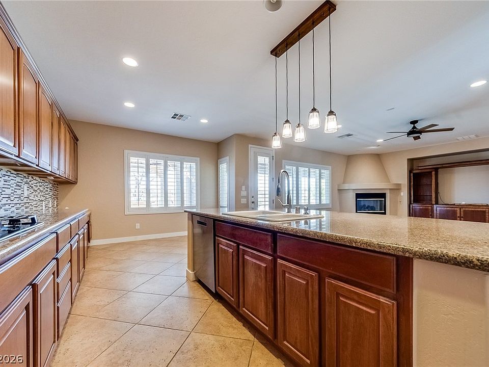 1st image of 8177 Bay Colony St