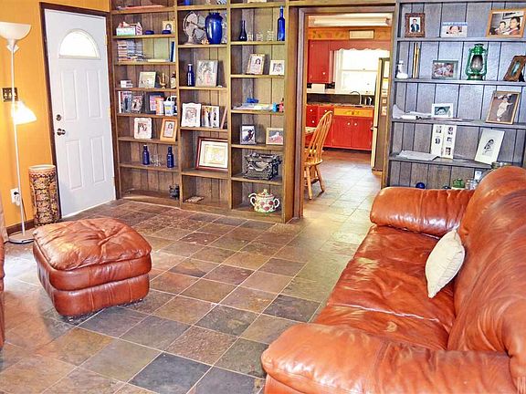 4th image of 1421 Hoyle Dr