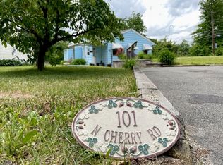 101 N Cherry Rd, Lake Hopatcong, NJ 07849