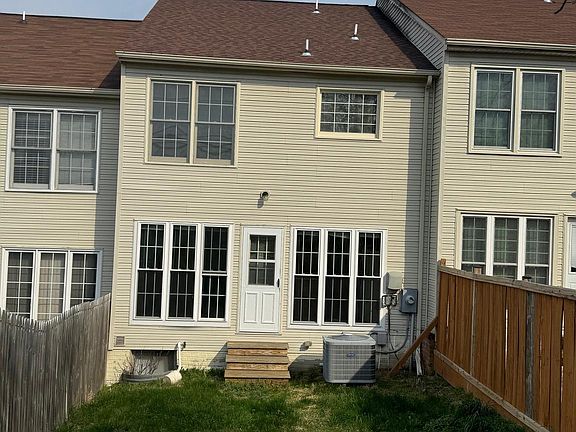 2nd image of 402 Fair Oaks Ave