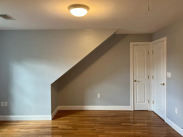 303 Cabot St — Photo 23