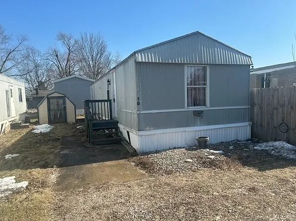 414 E Locust St Trailer 10, Chatham, IL 62629