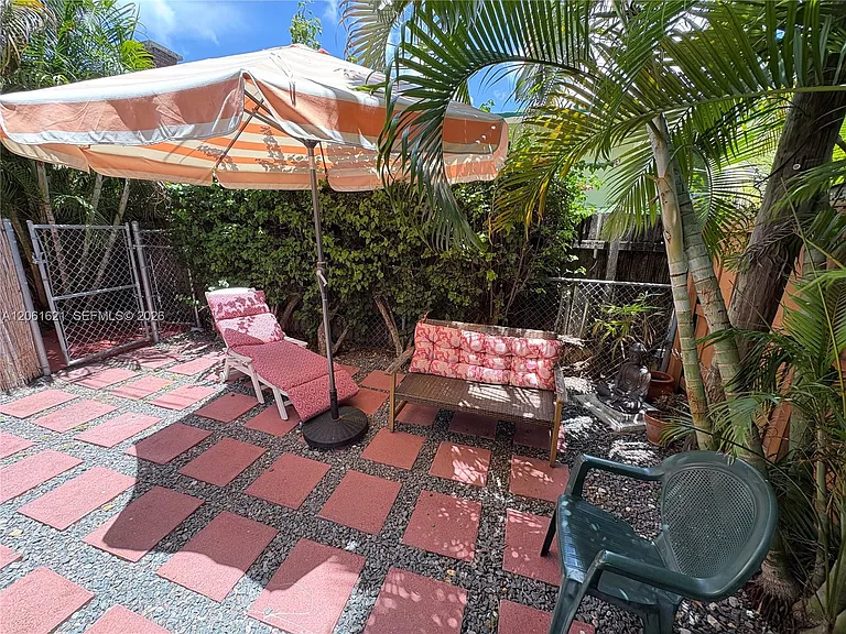 191 NW 17th Ave #3 — Photo 30