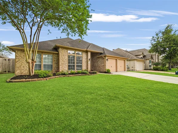 1575 Garden Lakes Dr, Friendswood, TX 77546