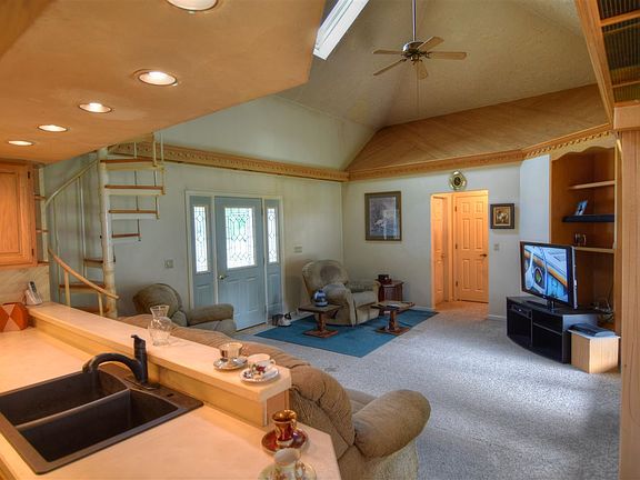 5th image of 51625 Northfield Dr