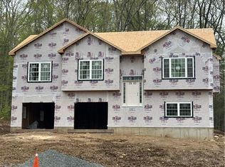 9 Winterbrooke Rd E, Moodus, CT 06469