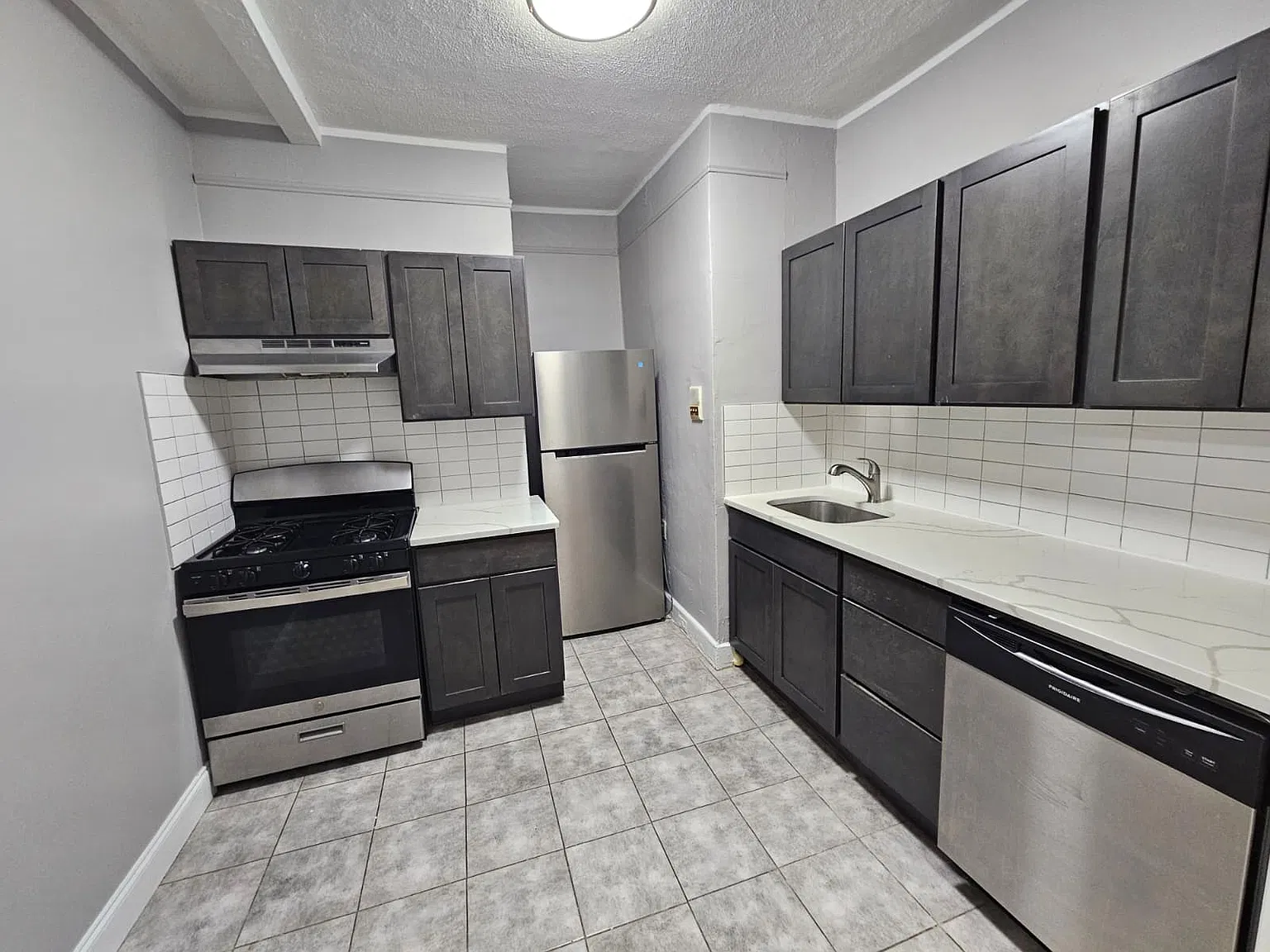 1 bed, 700 sqft, $1,750 — Photo 2