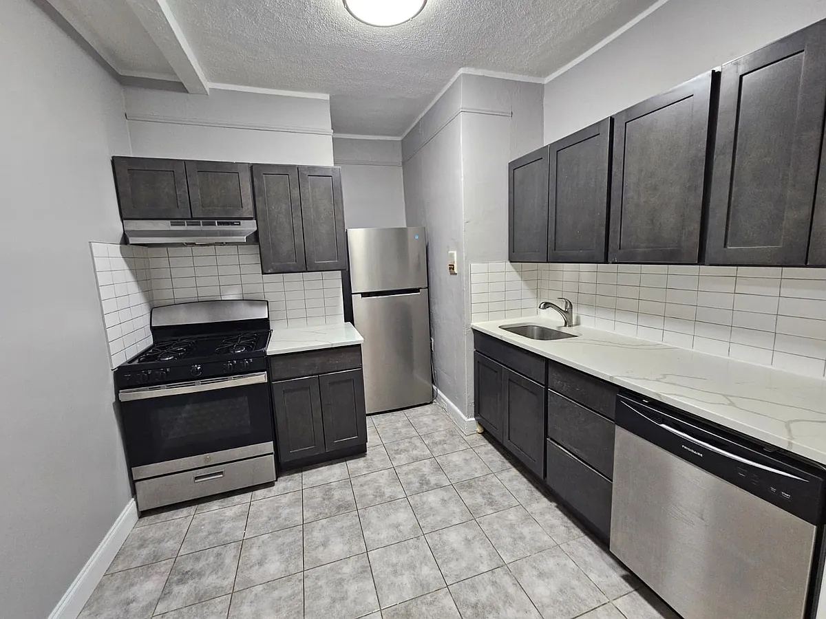 Building Photo - 330 Elmora Ave #B