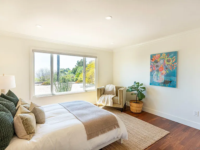 30410 Calle La Reina — Photo 14