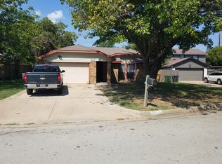 6110 Fernwood Dr, Arlington, TX 76001