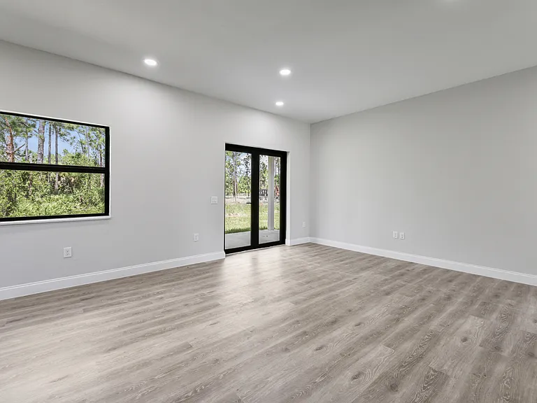 1051 Milwaukee Blvd — Photo 26
