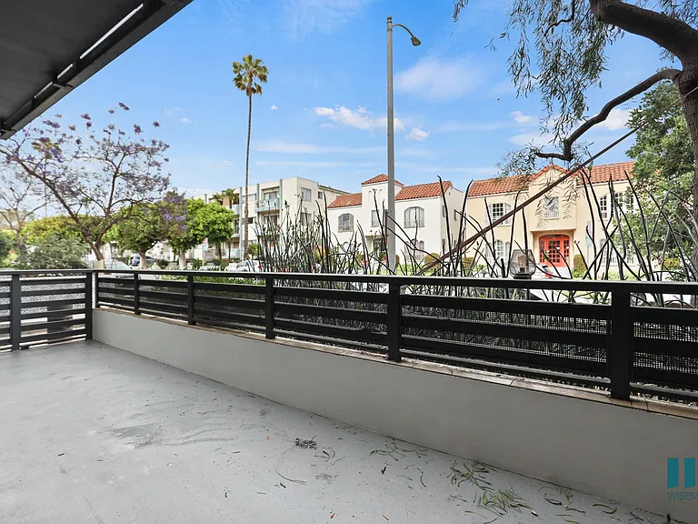 Large-Size Patio
