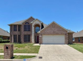 10805 Elmhurst Ln, Fort Worth, TX 76244