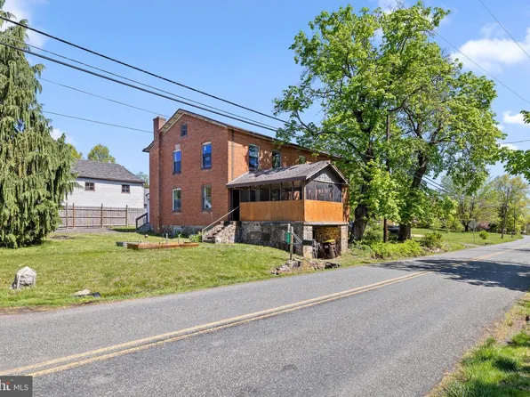 1360 Kumry Rd, Pennsburg, PA 18073