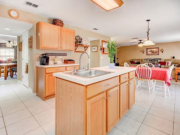 5th image of 727 Alderwood Ave