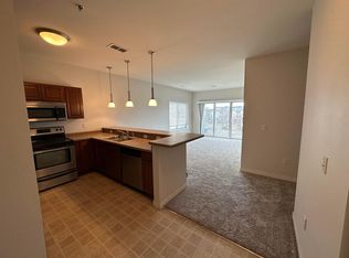 3540 E Library Dr #308, Cudahy, WI 53110