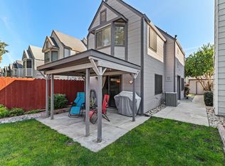 427 Golf Cir W, Manteca, CA 95337